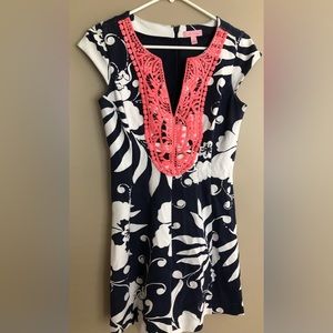 LILLY PULITZER Navy & White Dress w/ Peach Lace Front  Size S